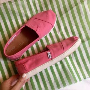 TOMS Pink Canvas Shoes (Youth 4/ Women’s 6.5)